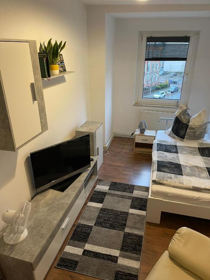 Kleine Wohnung Fuer Monteure Und Dienstreisen Zwickau Luaran gambar