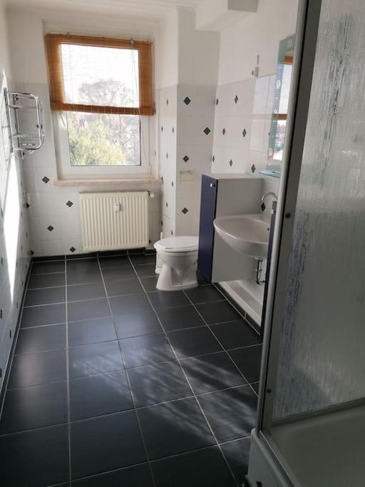 Kleine Wohnung Fuer Monteure Und Dienstreisen Zwickau Luaran gambar